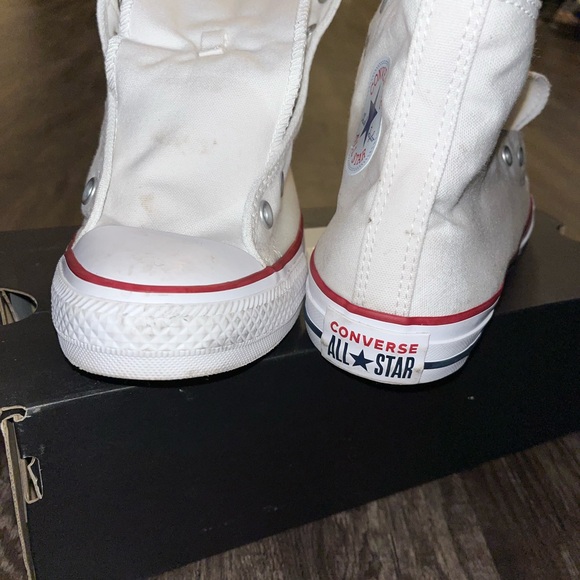 All white high top converse size 6 men / 8 women . - Picture 5 of 6